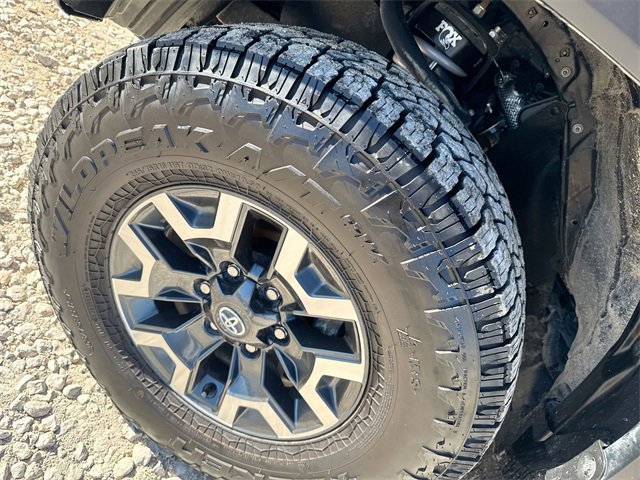 Used 2017 Toyota Tacoma TRD Off-Road image 37