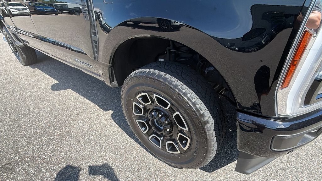 Certified 2025 Ford F250 Platinum w/ FX4 Off-Road Package AWD/4WD image 10