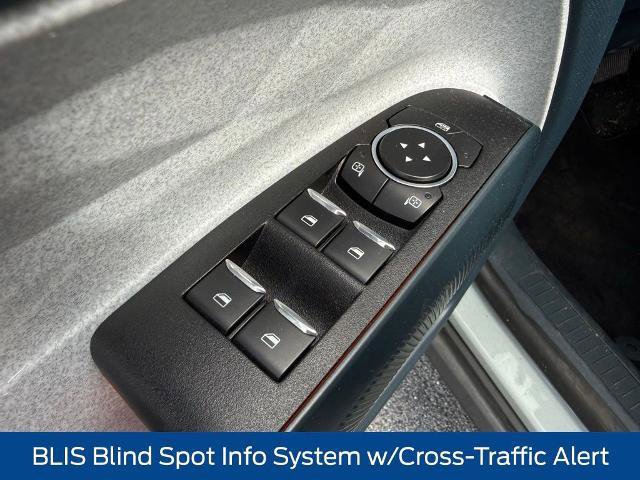 Certified 2022 Ford Maverick XLT w/ XLT Luxury Package image 7