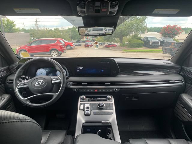 Used 2025 Hyundai Palisade Calligraphy FWD image 14
