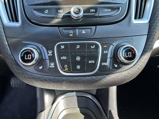 Used 2025 Chevrolet Malibu LT FWD image 11