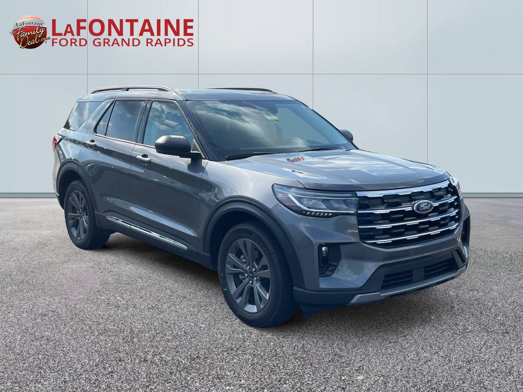 Certified 2025 Ford Explorer Active w/ Active Comfort Package AWD/4WD image 3