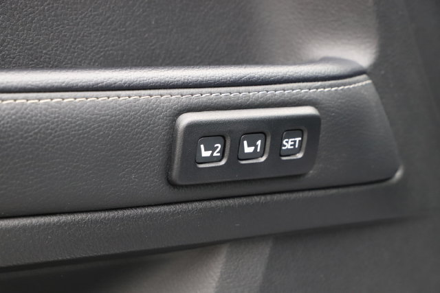 Used 2024 Toyota 4Runner Limited AWD/4WD image 18
