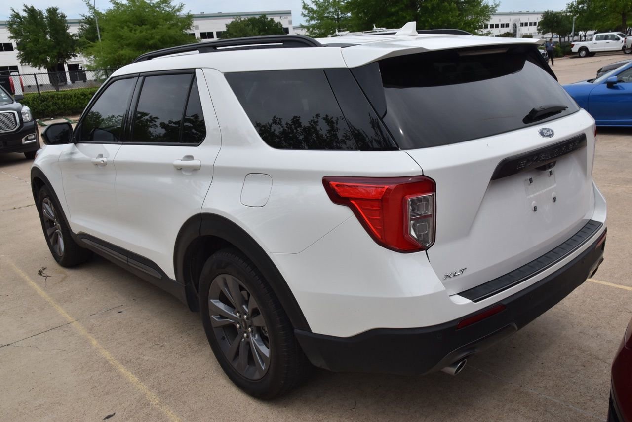 Certified 2023 Ford Explorer XLT w/ Equipment Group 202A RWD image 3