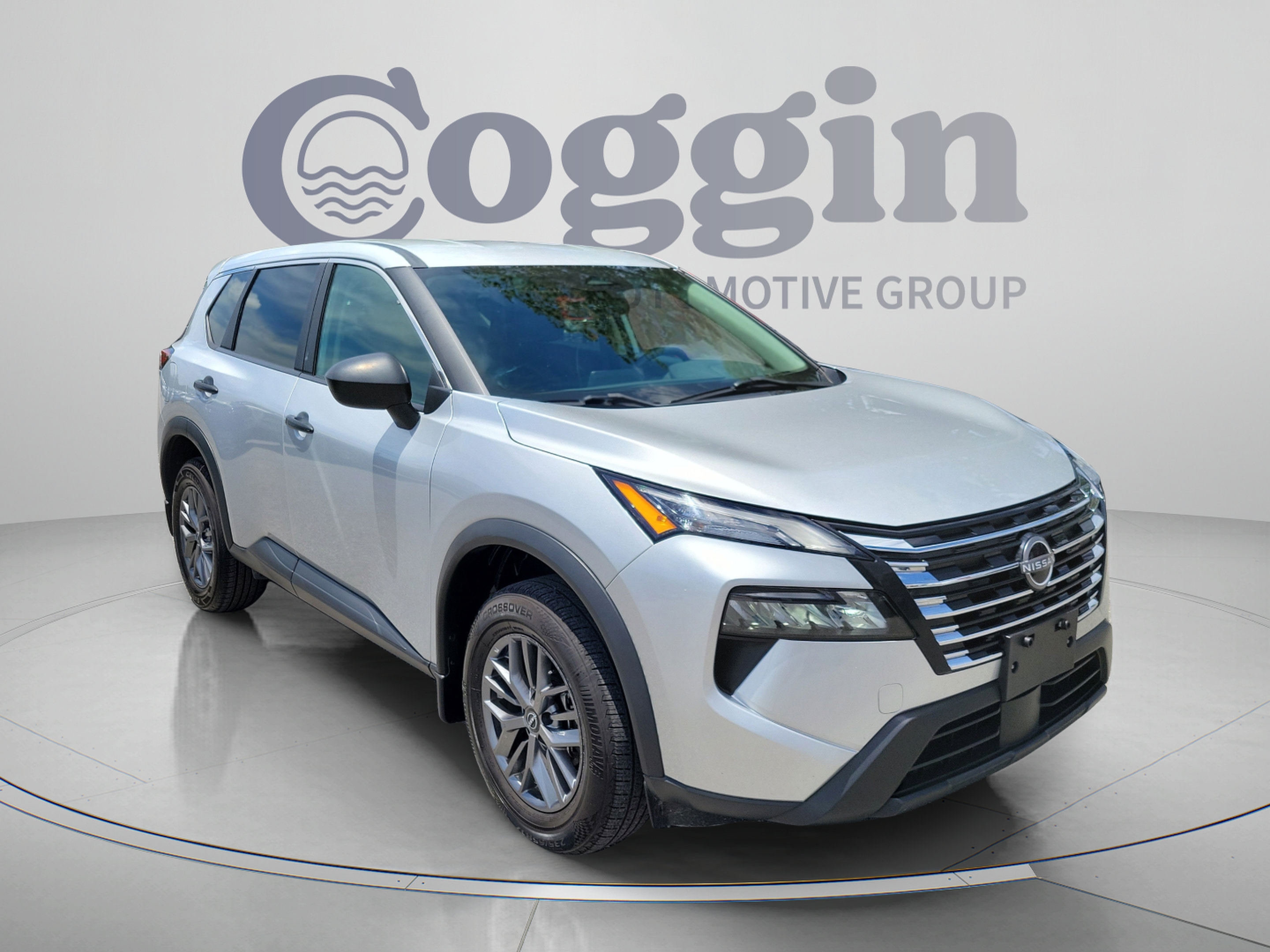 Used 2024 Nissan Rogue S AWD/4WD image 4