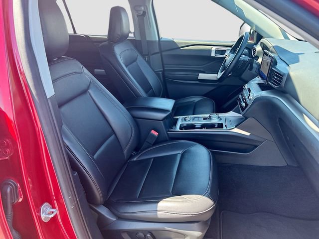 Certified 2020 Ford Explorer XLT w/ Equipment Group 202A AWD/4WD image 29