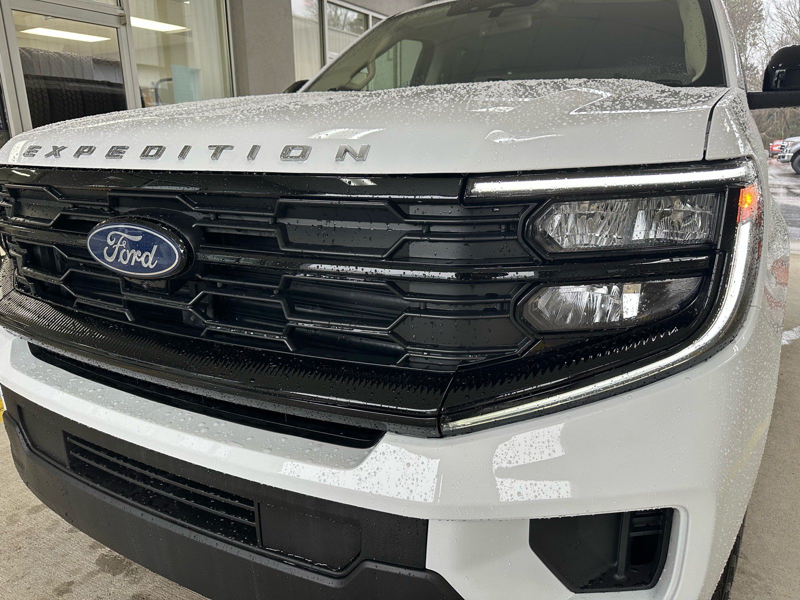 Certified 2025 Ford Expedition Active RWD image 1
