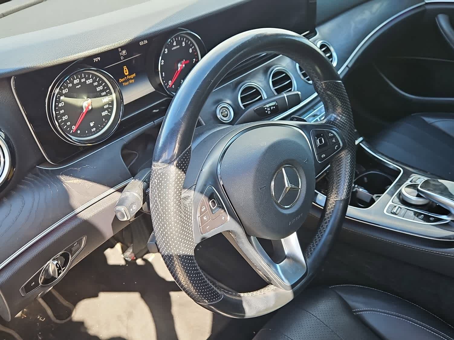 Used 2017 Mercedes-Benz E 400 4MATIC Wagon image 2