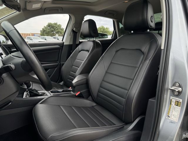 Used 2022 Volkswagen Jetta SE w/ Panoramic Sunroof Package FWD image 24