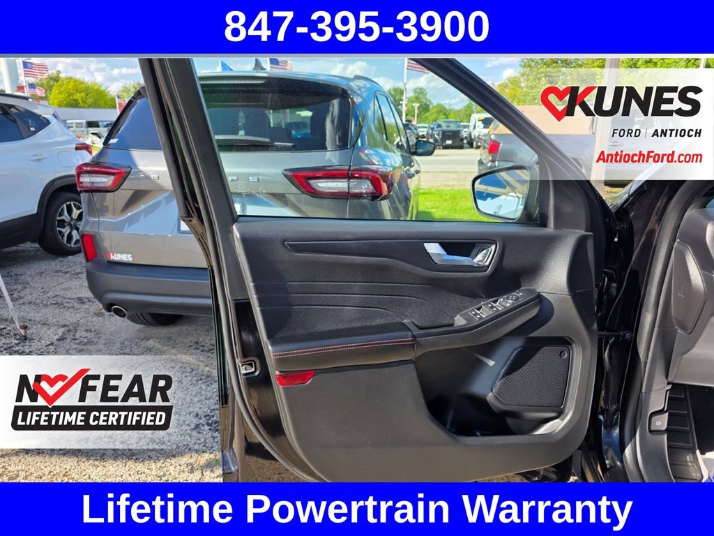 Certified 2025 Ford Escape ST-Line AWD/4WD image 25