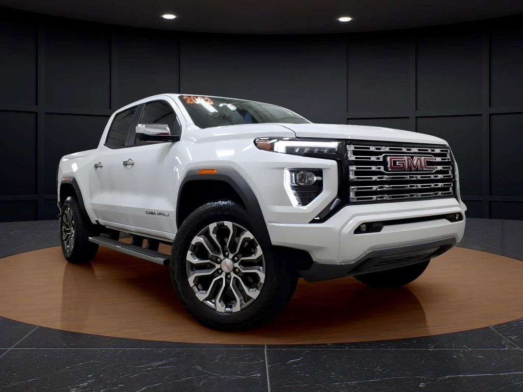 Used 2023 GMC Canyon Denali AWD/4WD image 1