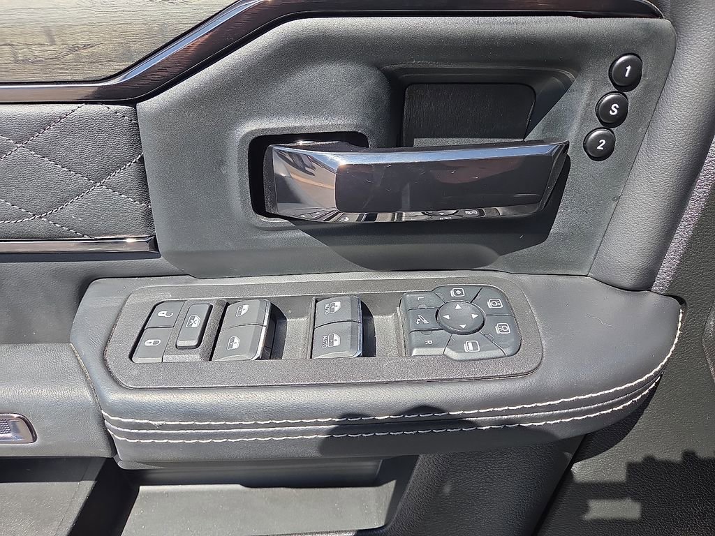 Used 2025 RAM 3500 Limited image 22