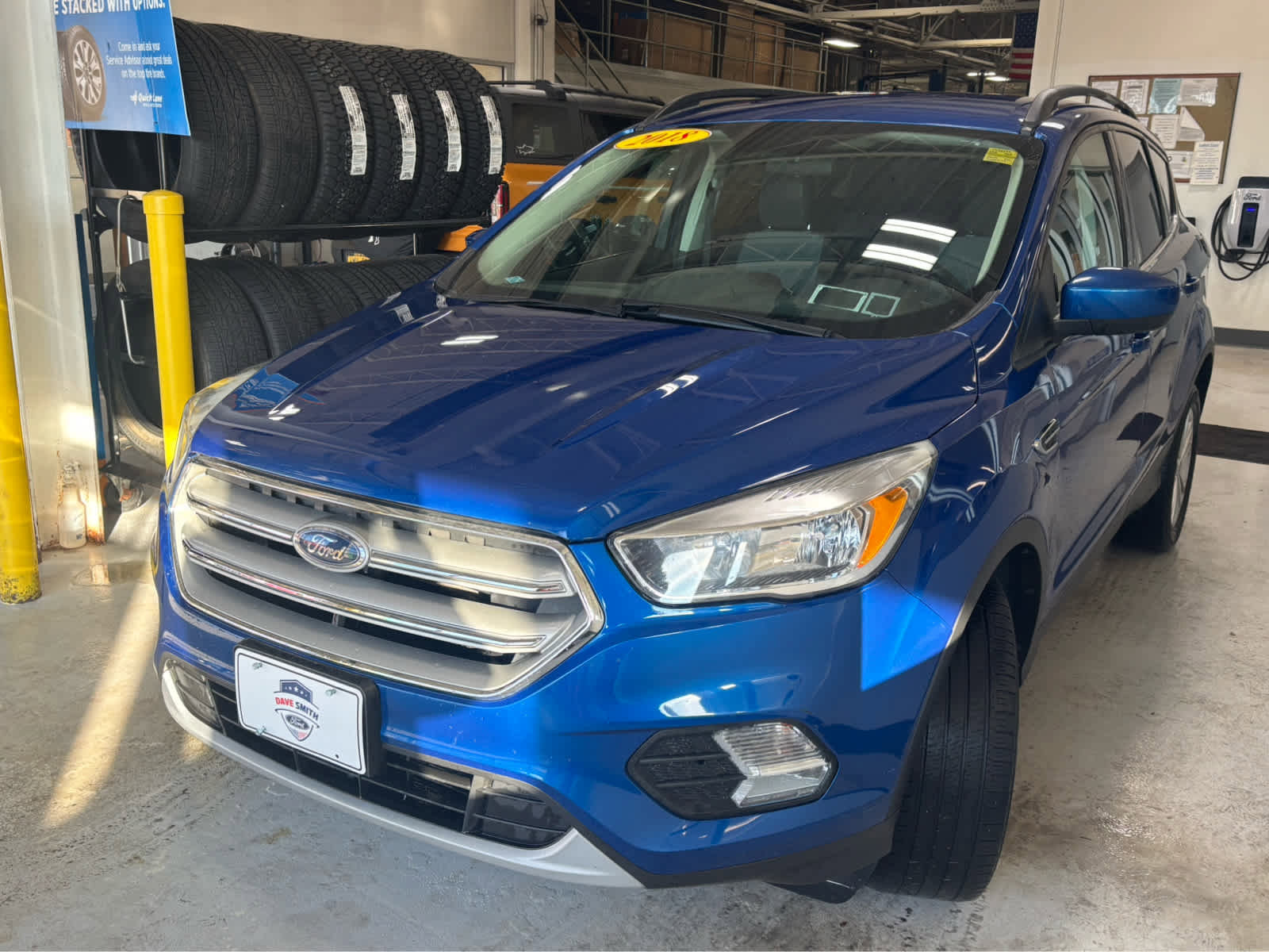 Certified 2018 Ford Escape SE w/ SE Sync 3 Package image 3