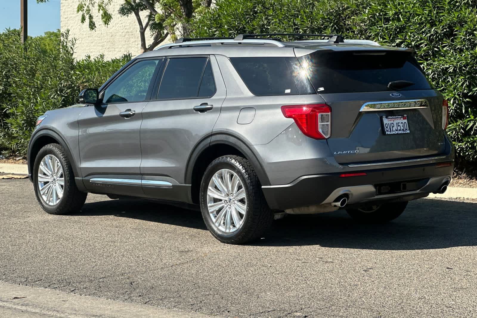 Certified 2021 Ford Explorer Limited w/ Hybrid Equipment Group 310A image 3