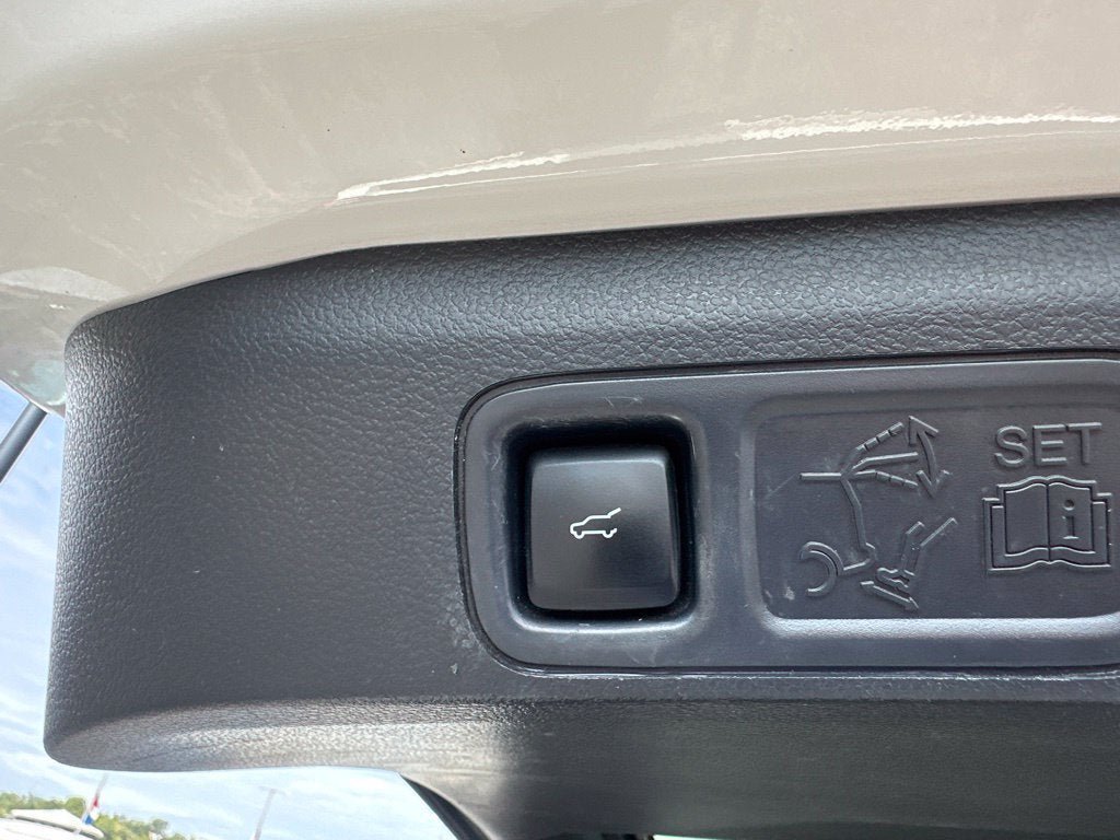 Certified 2023 Ford Expedition Limited AWD/4WD image 10