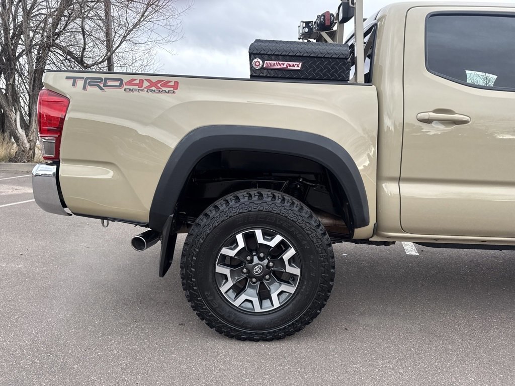 Used 2017 Toyota Tacoma TRD Off-Road image 34