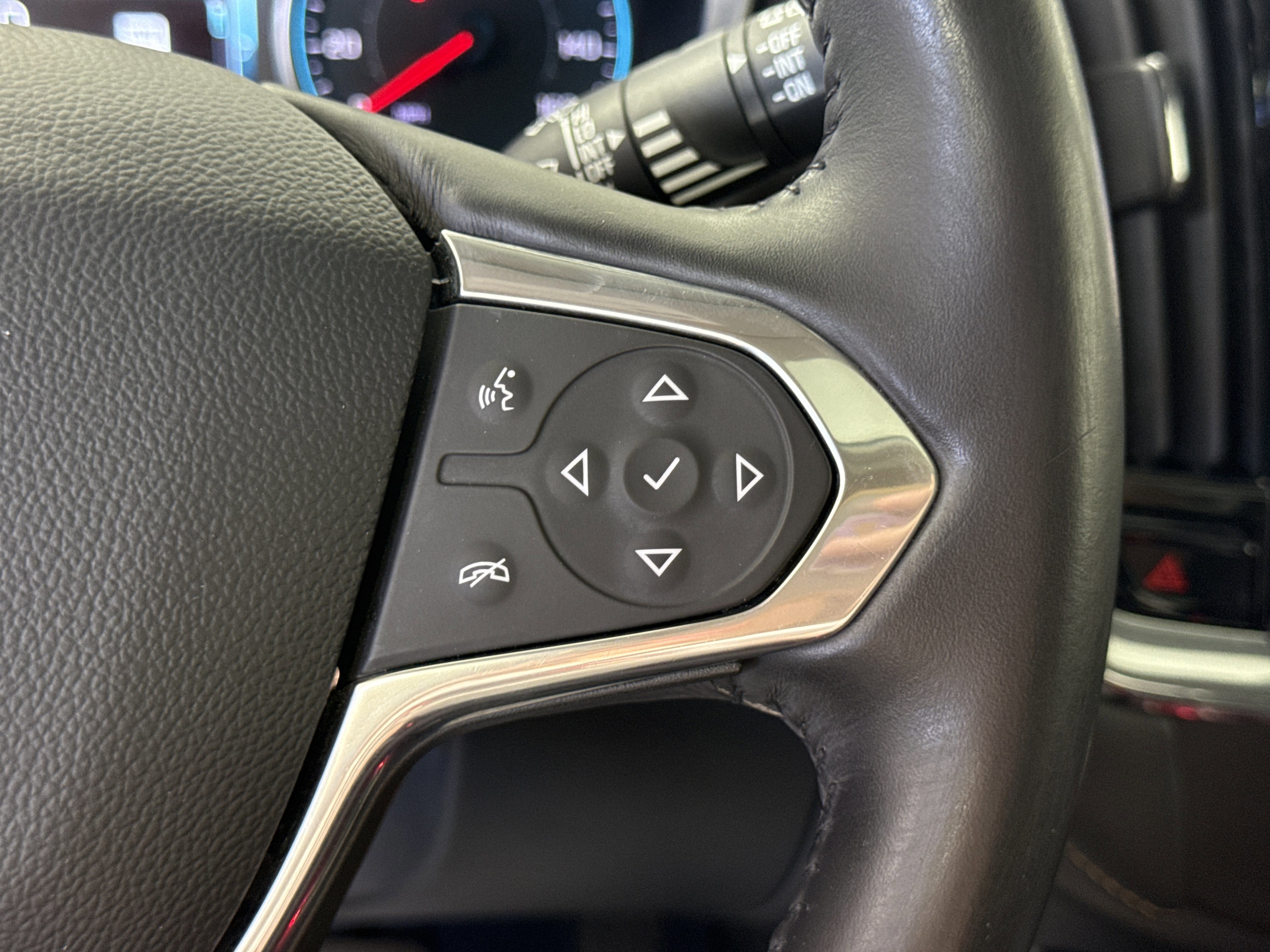 Used 2018 Chevrolet Traverse LT image 27