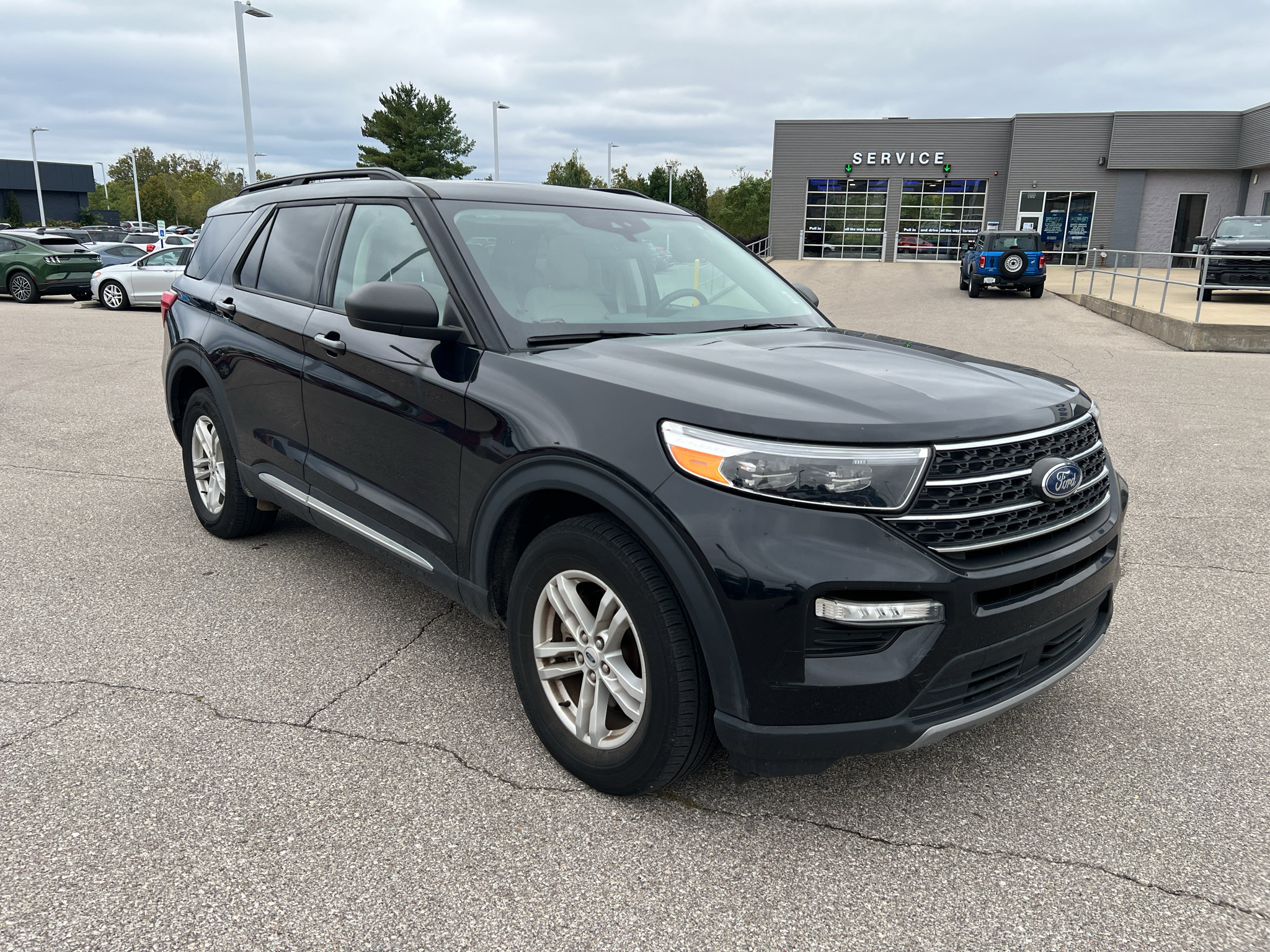 Certified 2023 Ford Explorer XLT w/ Equipment Group 202A