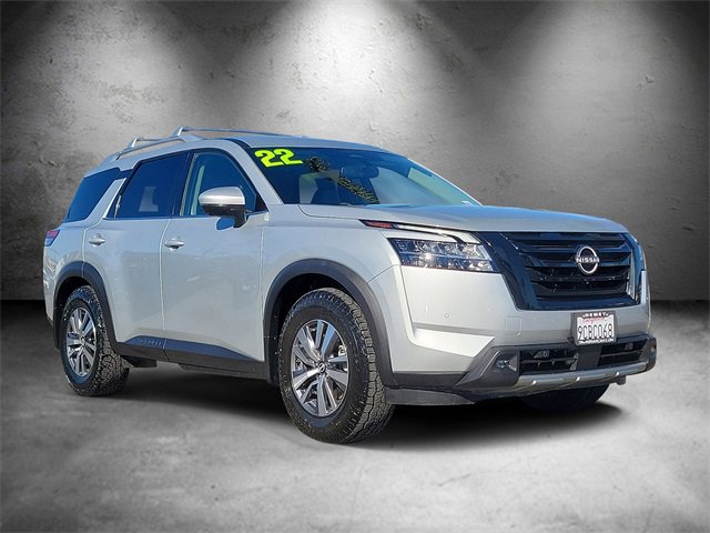 Used 2022 Nissan Pathfinder SL w/ SL Black Package image 2