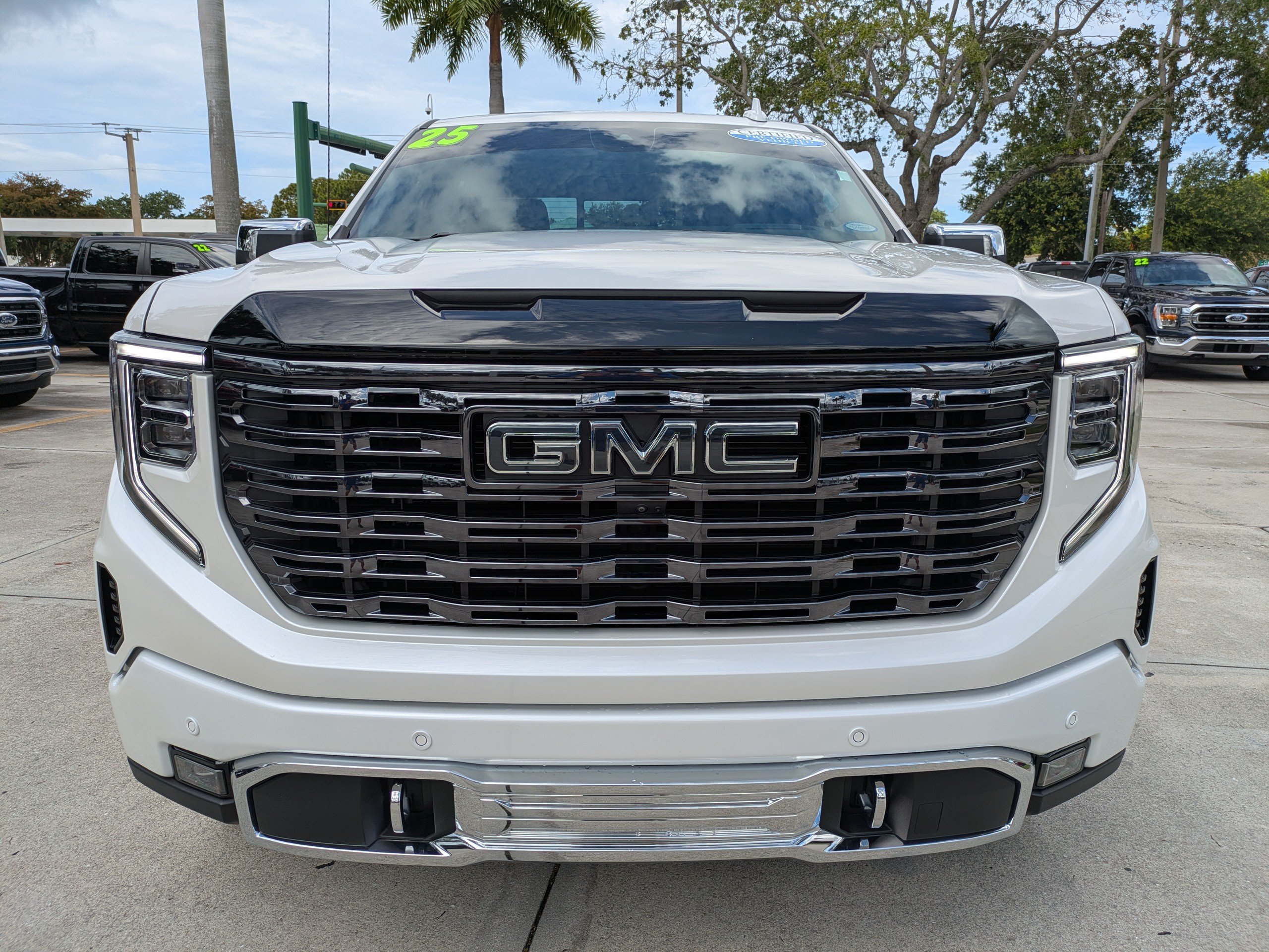 Used 2025 GMC Sierra 1500 Denali Ultimate AWD/4WD image 8