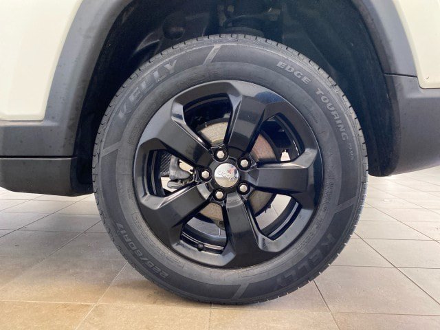 Used 2018 Jeep Compass Latitude w/ Cold Weather Group AWD/4WD image 25