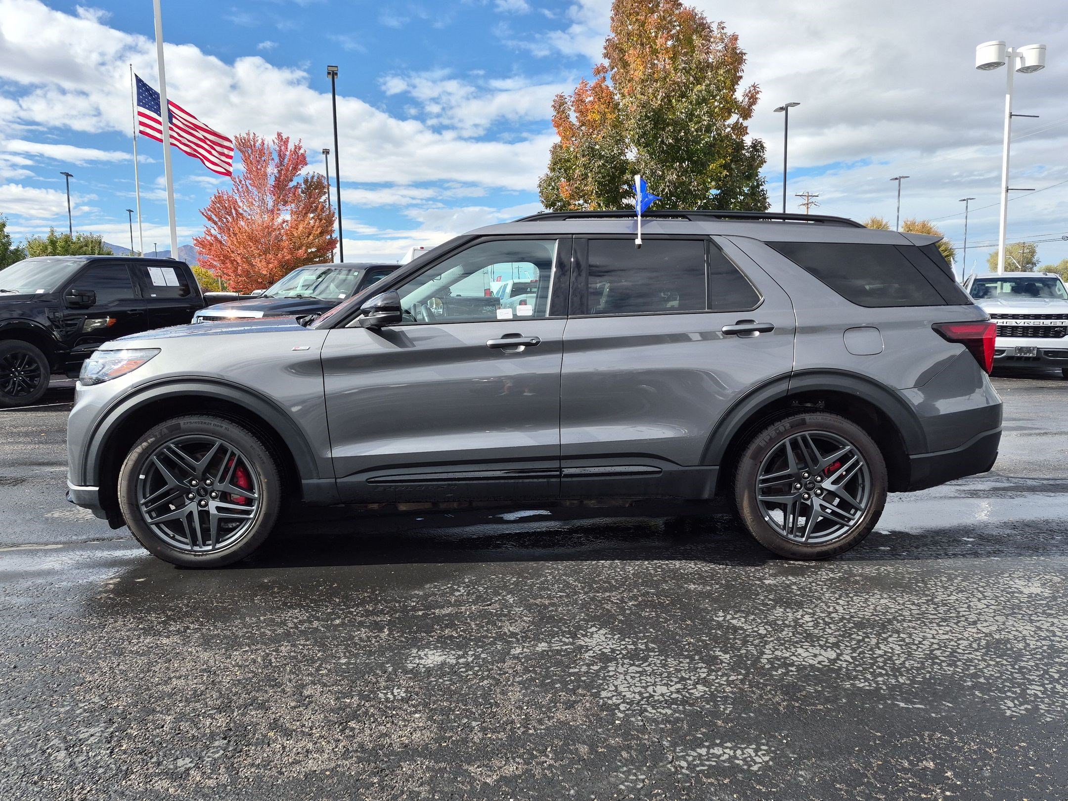 Certified 2025 Ford Explorer ST-Line w/ ST-Line Street Pack AWD/4WD image 10