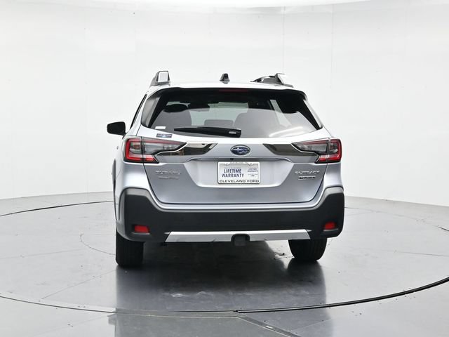 Used 2025 Subaru Outback Touring AWD/4WD image 9