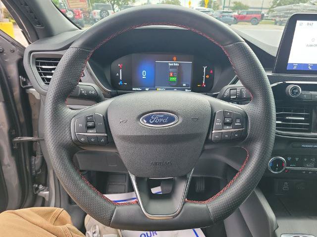 Certified 2025 Ford Escape ST-Line Select AWD/4WD image 19