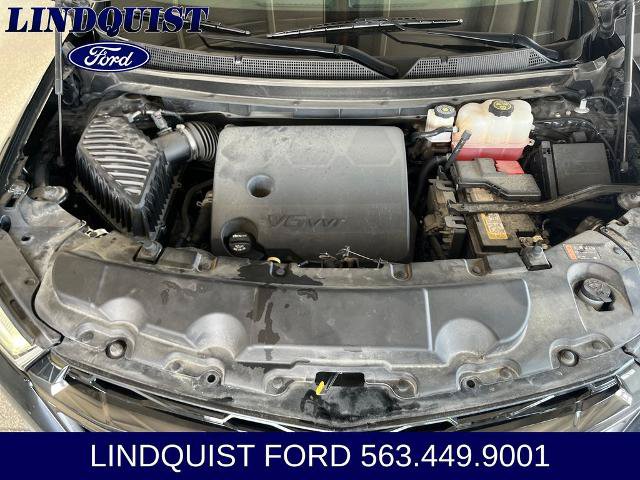 Used 2023 Chevrolet Traverse Premier w/ Redline Edition AWD/4WD image 21