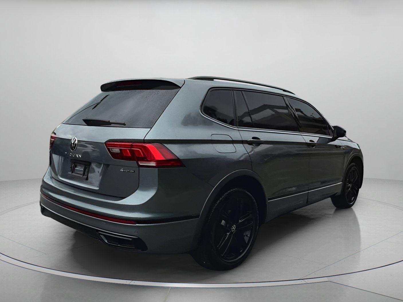 Used 2022 Volkswagen Tiguan SE R-Line image 20