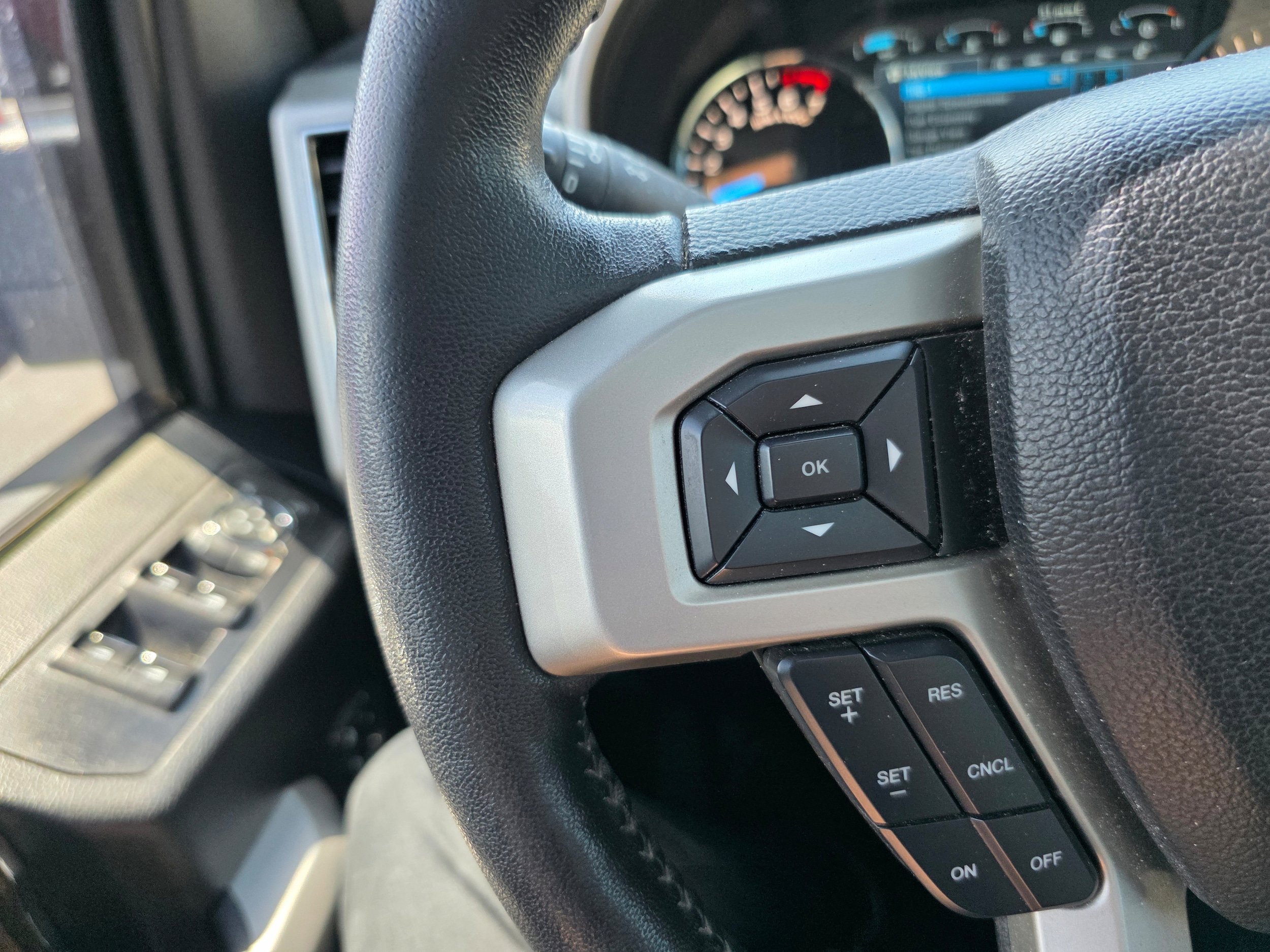 Certified 2018 Ford F150 Lariat w/ Equipment Group 502A Luxury AWD/4WD image 13
