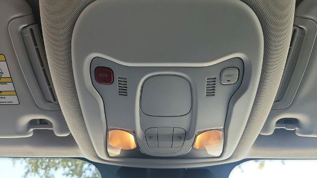 Used 2023 Jeep Renegade Latitude AWD/4WD image 17