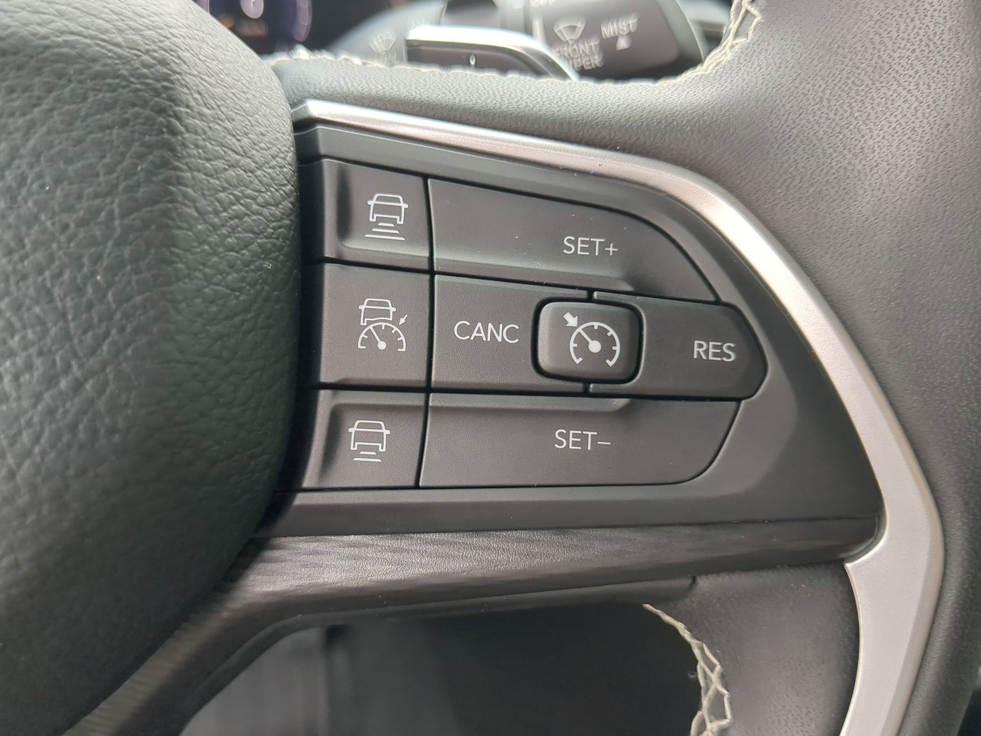 Used 2024 Jeep Grand Cherokee L Laredo AWD/4WD image 64
