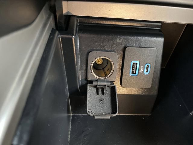 Certified 2022 Ford Explorer XLT w/ Equipment Group 202A image 24