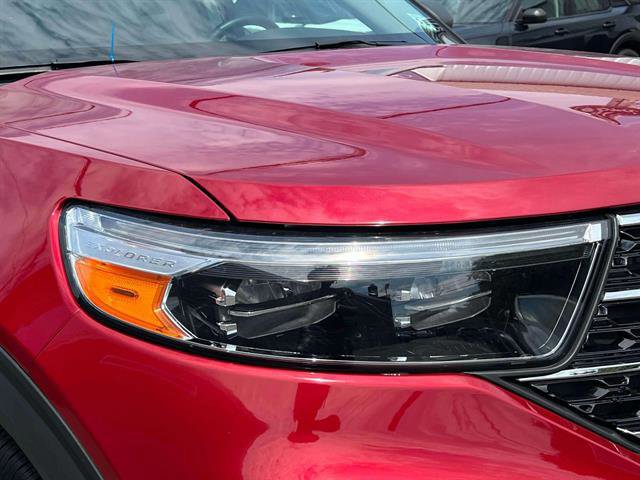 Certified 2023 Ford Explorer XLT w/ Equipment Group 202A image 7