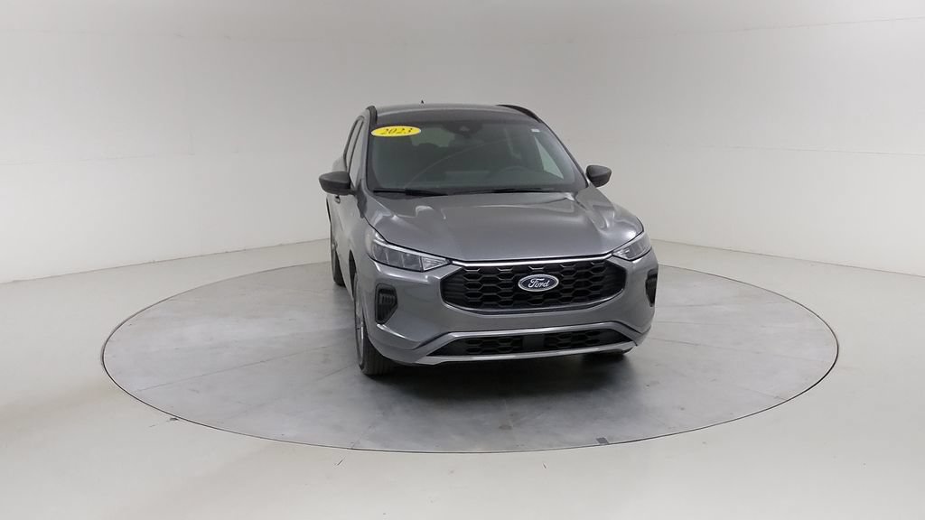 Certified 2023 Ford Escape ST-Line w/ Tech Pack #1 AWD/4WD image 9