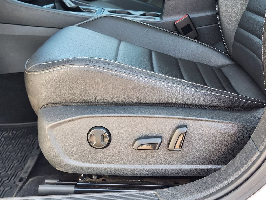 Used 2023 Volkswagen Jetta SE FWD image 13