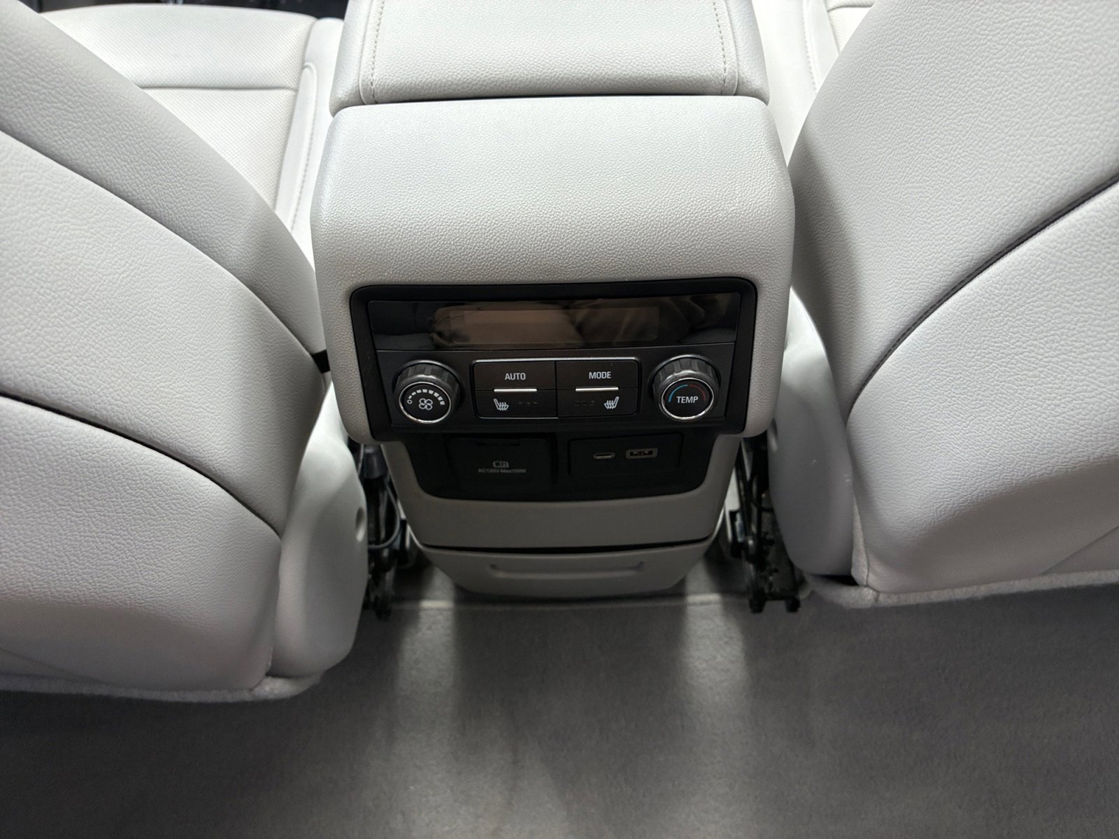 Used 2021 GMC Acadia SLT w/ Preferred Package AWD/4WD image 32