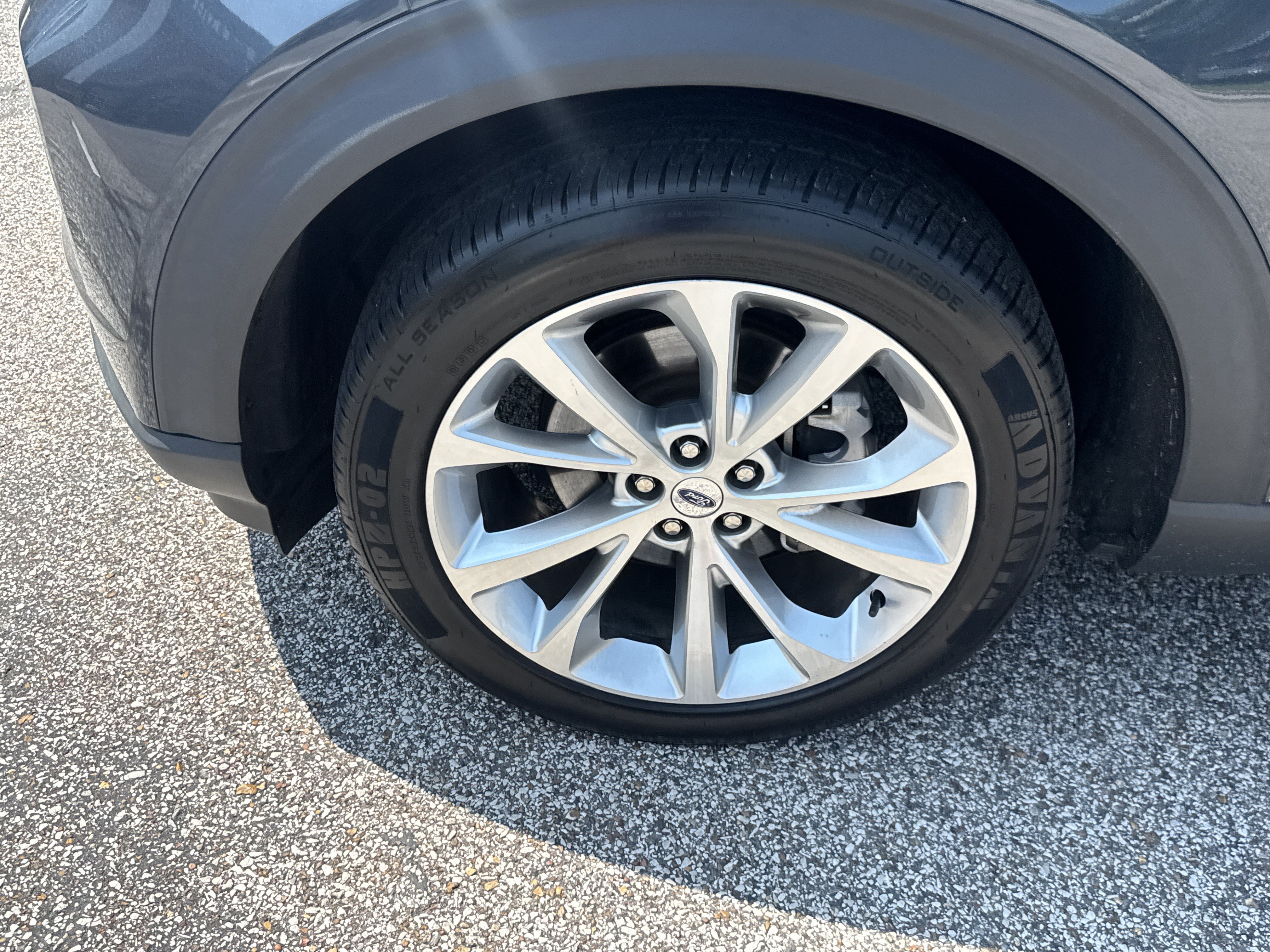Certified 2023 Ford Explorer Platinum w/ Technology Package AWD/4WD image 9