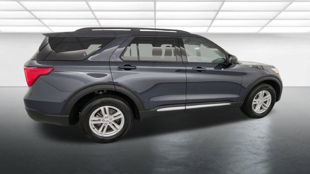 Certified 2024 Ford Explorer XLT w/ Equipment Group 202A AWD/4WD image 9
