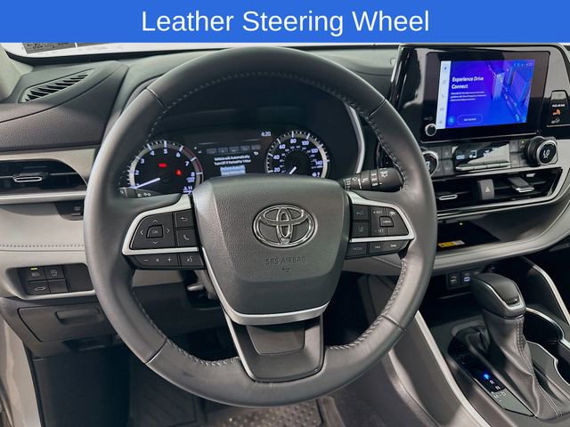 Used 2024 Toyota Highlander XLE FWD image 12