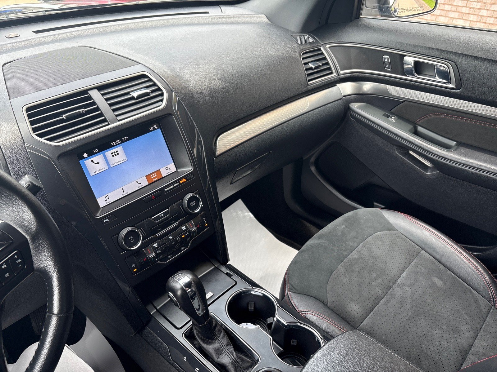 Certified 2019 Ford Explorer XLT w/ XLT Sport Appearance Package AWD/4WD image 16