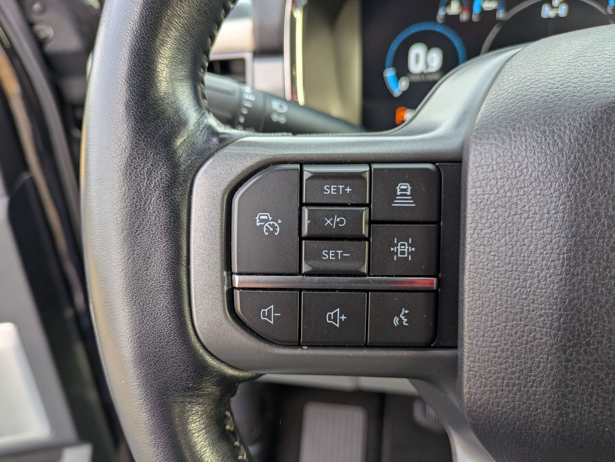 Certified 2022 Ford F150 Lariat w/ Equipment Group 502A High image 19