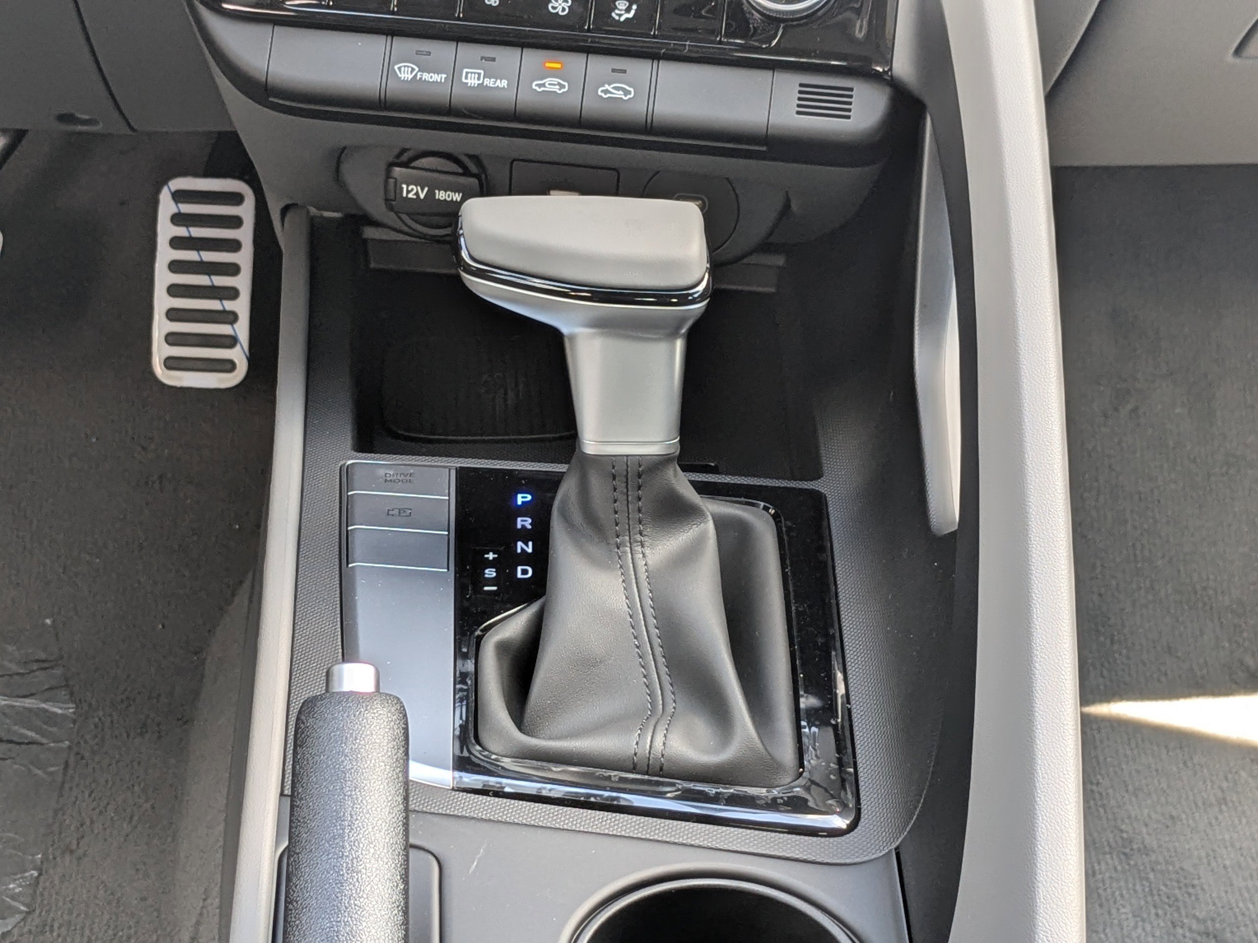 Used 2025 Hyundai Elantra Sport FWD image 13