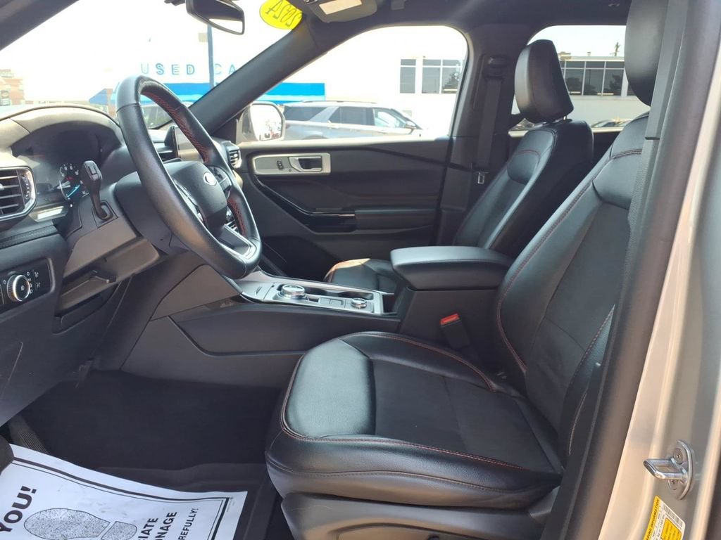 Certified 2024 Ford Explorer ST-Line w/ Class IV Trailer Tow Package AWD/4WD image 16