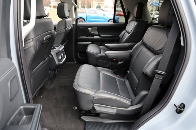 Certified 2025 Ford Expedition Platinum w/ Driver's Package image 19