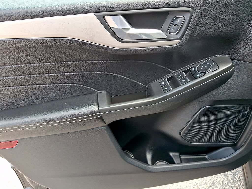Certified 2021 Ford Escape SEL FWD image 11