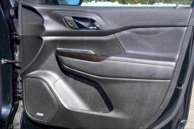 Used 2023 GMC Acadia AT4 w/ Preferred Package image 23