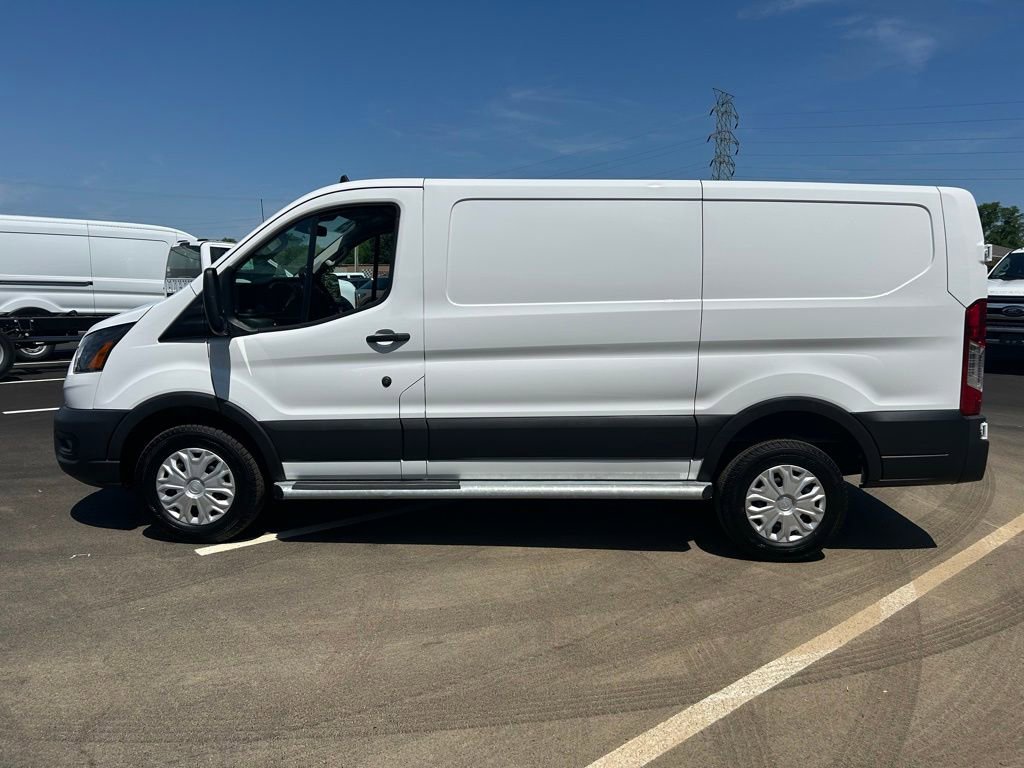 Certified 2025 Ford Transit 250 Low Roof w/ Exterior Upgrade Package RWD image 4
