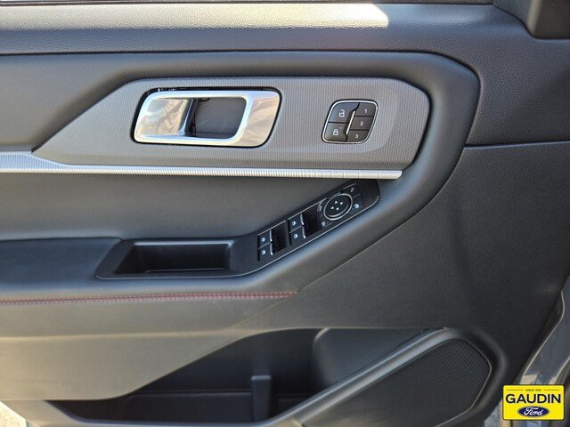 Certified 2025 Ford Explorer ST-Line w/ Premium Package RWD image 19